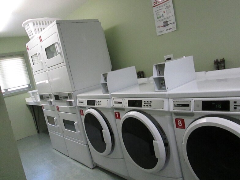 Building Photo - 53 Melrose St