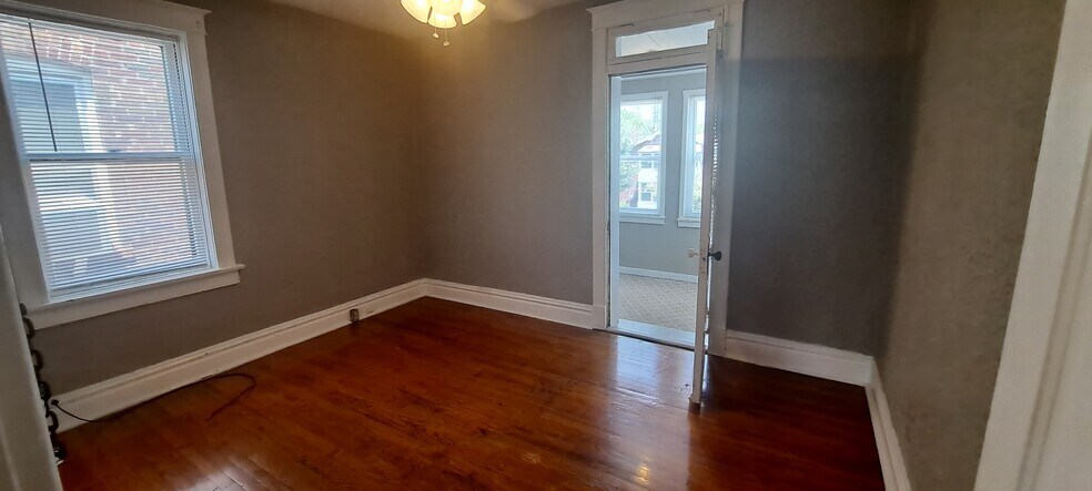 Building Photo - 5055 Chippewa St