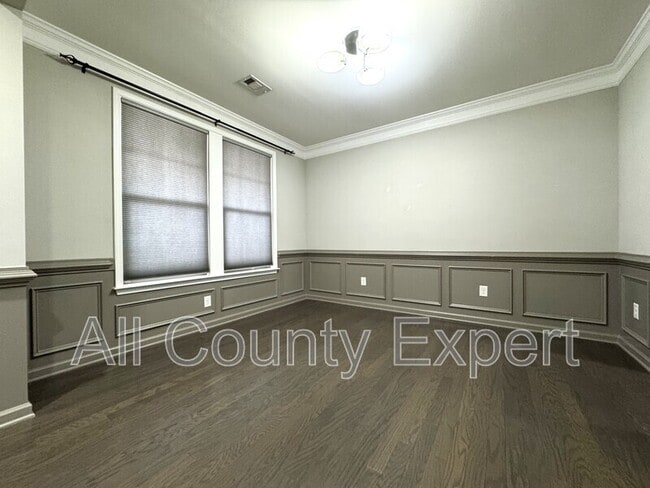 Building Photo - 920 Grove Valley Dr