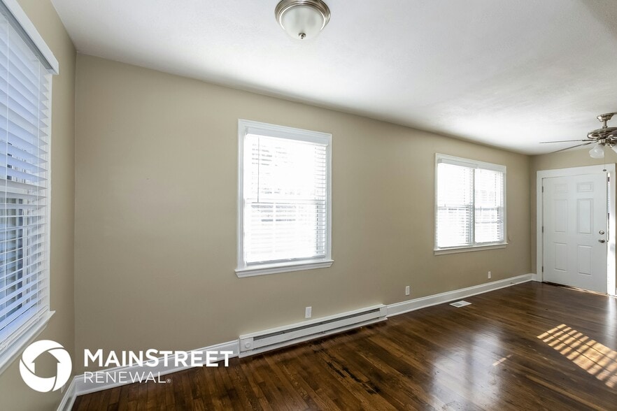 Building Photo - 2520 Columbus Cir