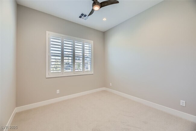 Building Photo - 840 Watford Pl