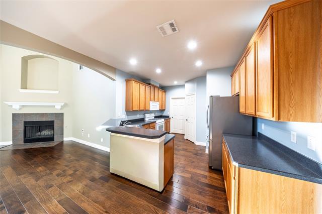 Building Photo - 4501 Brighton Dr