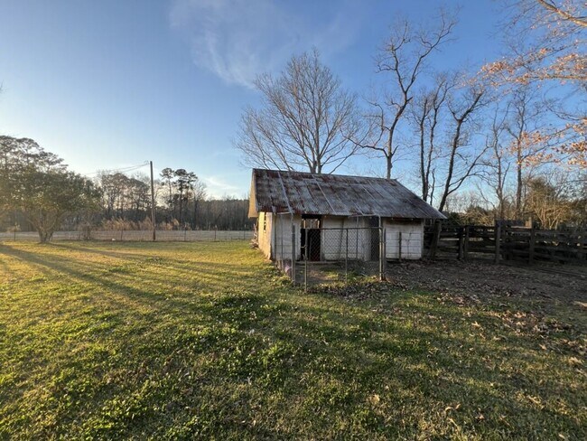 Building Photo - Large Country Home with Loft, Office/Flex Room & Granite Counters