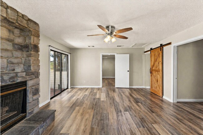 Building Photo - AVAILABLE BEGINNING OF JUNE ; APPLY ON OUR WEBSITE TODAY!!!