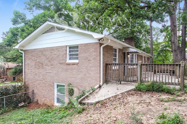 Building Photo - Prepare to be impressed by this 4 bedroom,...