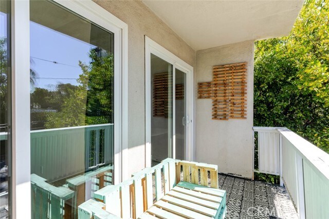 Building Photo - 13543 Moorpark St