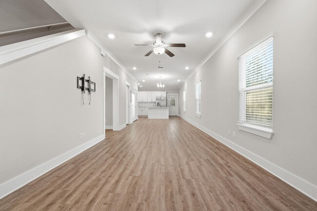 Building Photo - 235 Date Palm Ln