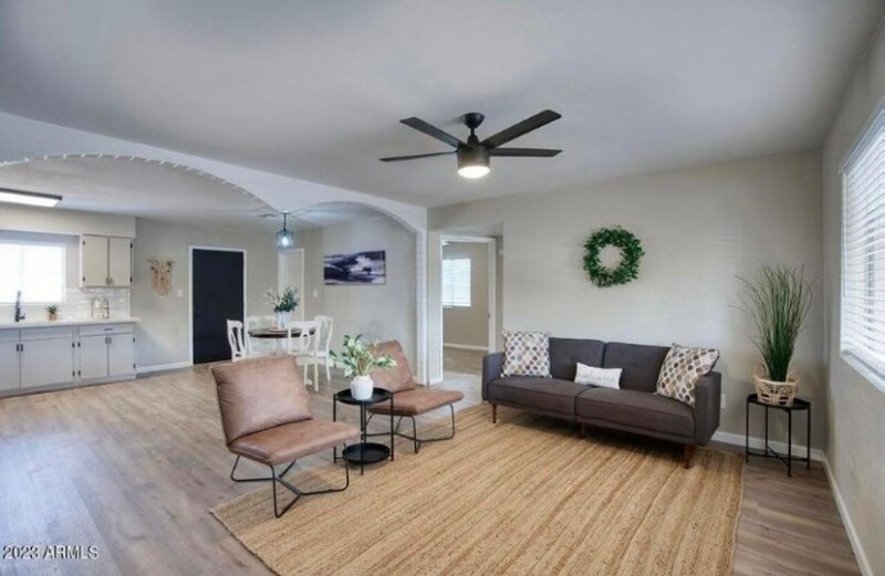 Primary Photo - 5530 W La Reata Ave