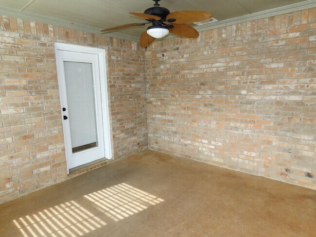 Building Photo - Gated Community in Whitehouse! Gorgeous 3 Bedroom, 2 Bath Home
