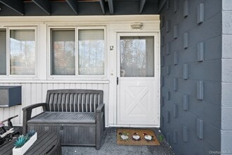 Building Photo - 4 Wyndover Woods Ln