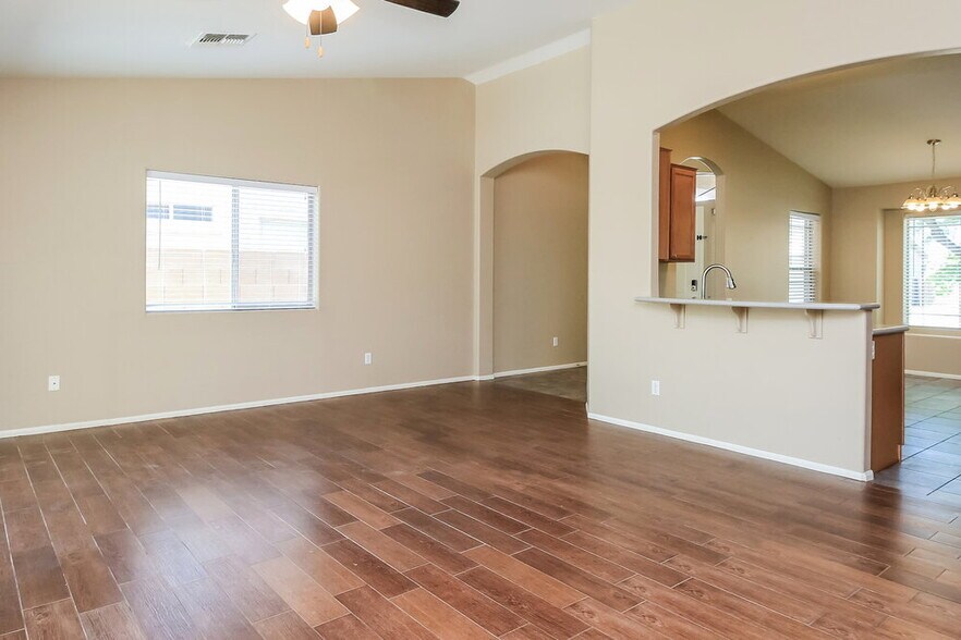 Building Photo - 2175 W Goldmine Mountain Dr