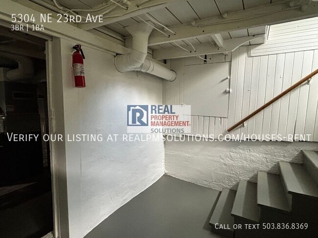Building Photo - 5304 NE 23rd Ave