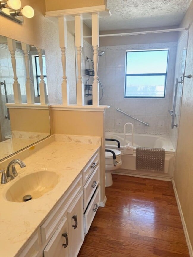 Building Photo - Country Living! 4 Bed 2 Bath Ready to Rent...