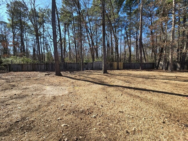 Building Photo - 6172 Lakeway Dr