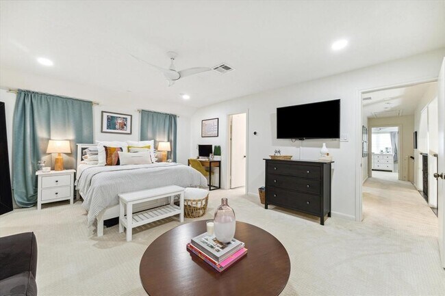 Building Photo - 6503 Hickorycrest Dr