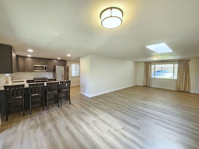 Building Photo - $2,595 - 4 Bed / 3 Bath Home with Fully Fe...