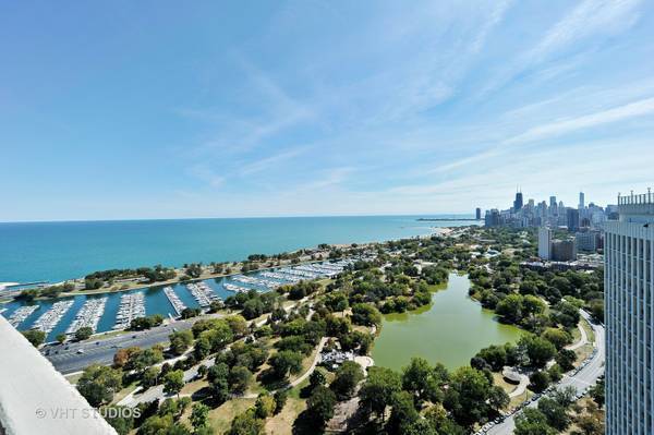 Building Photo - 2650 N Lakeview Ave