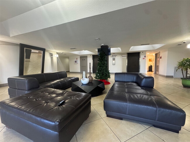 Building Photo - 701 NW 19th St