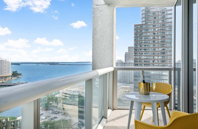 Building Photo - 485 Brickell Ave