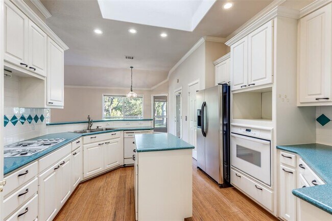 Building Photo - 6901 Bright Star Ln