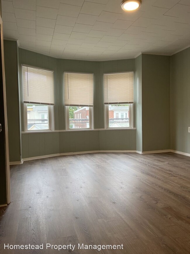 Building Photo - 3 br, 1.5 bath House - 928 Saville Ave