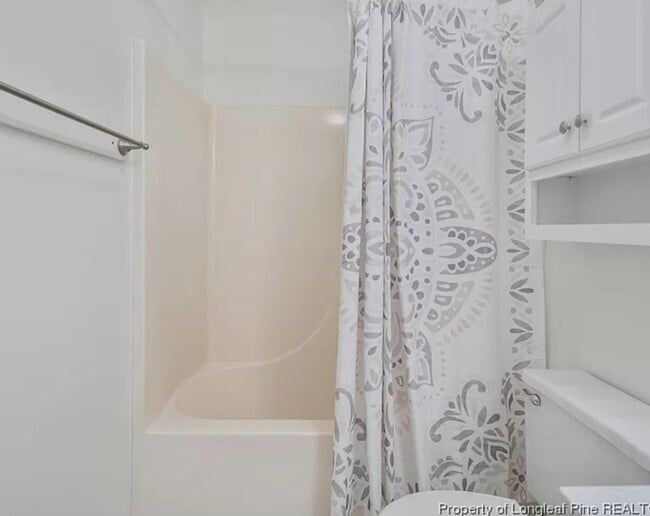 Building Photo - 6466 Brookshire St