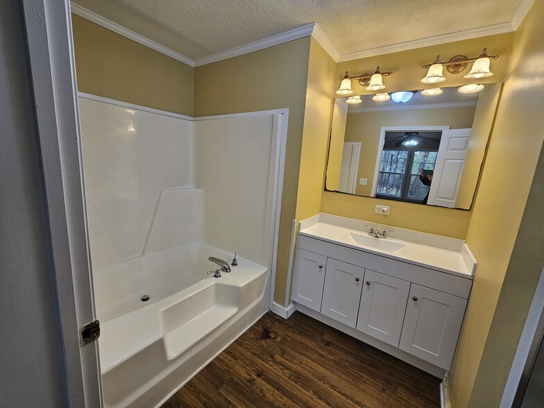 Building Photo - 1346 Sandy Ridge Way NE