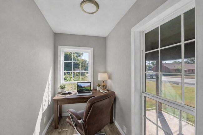 Building Photo - 1215 W 5th St