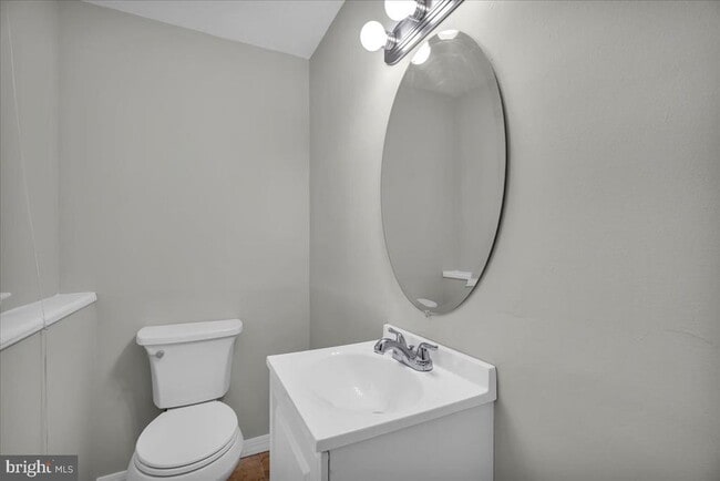 Building Photo - 301 County House Rd