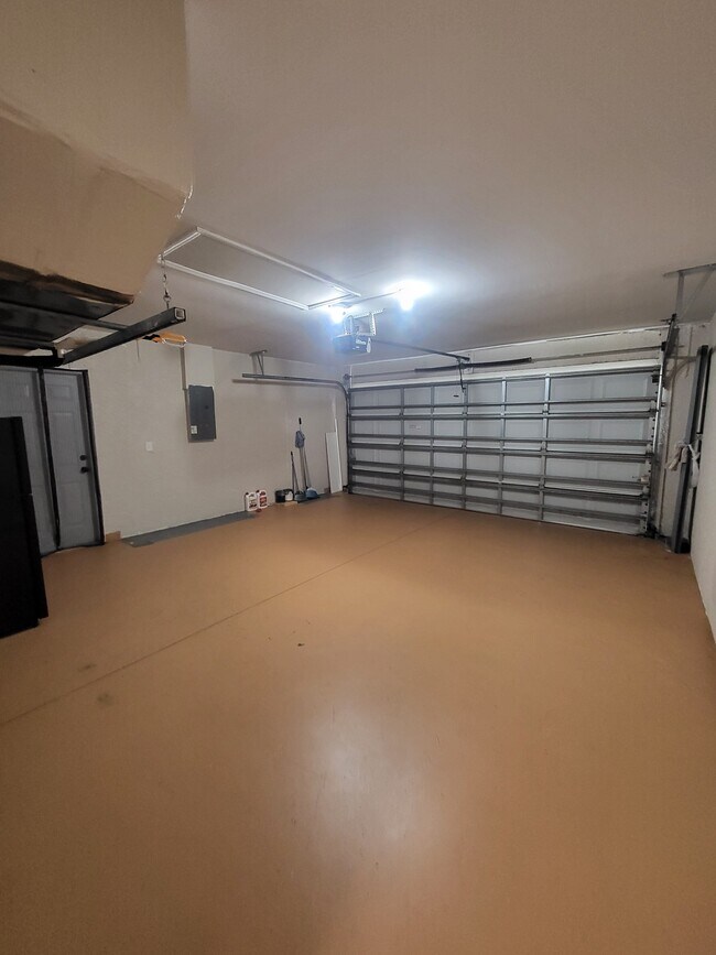 Building Photo - 1008 NW 12th Terrace