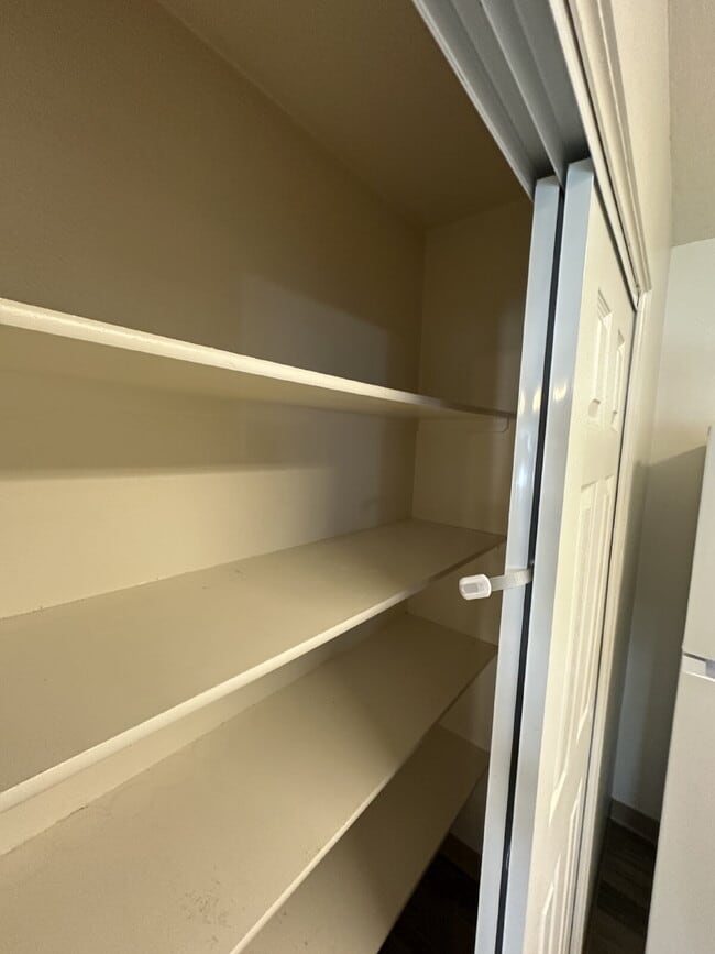 Building Photo - 122 Davis Ave