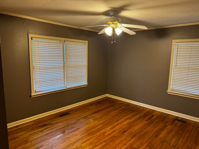 Building Photo - 4872 Carnes Ave