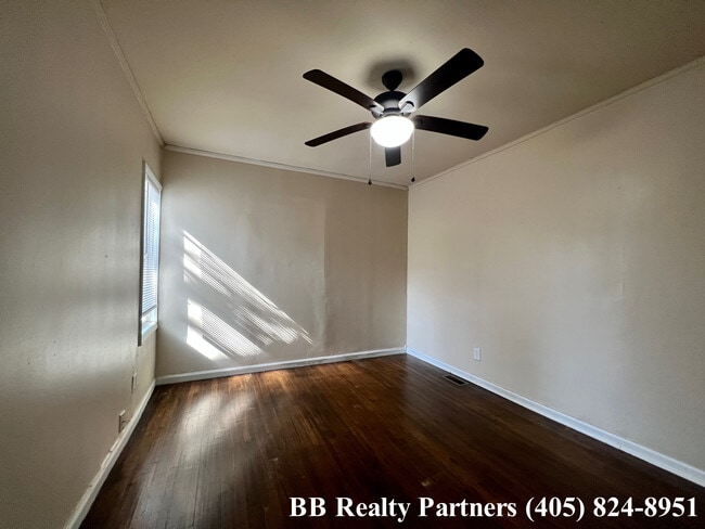 Building Photo - 312 S Florence Ave