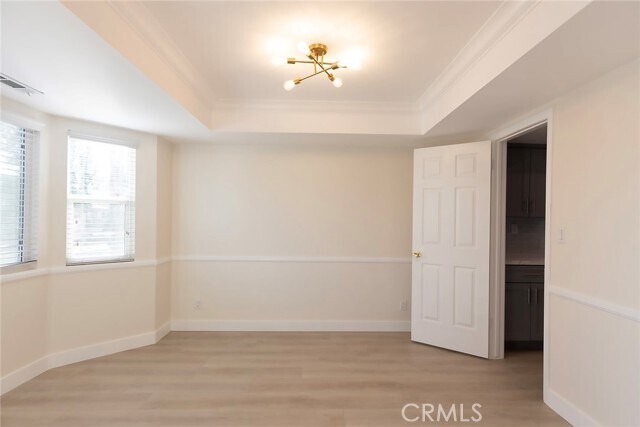 Building Photo - 2215 Marshallfield Ln