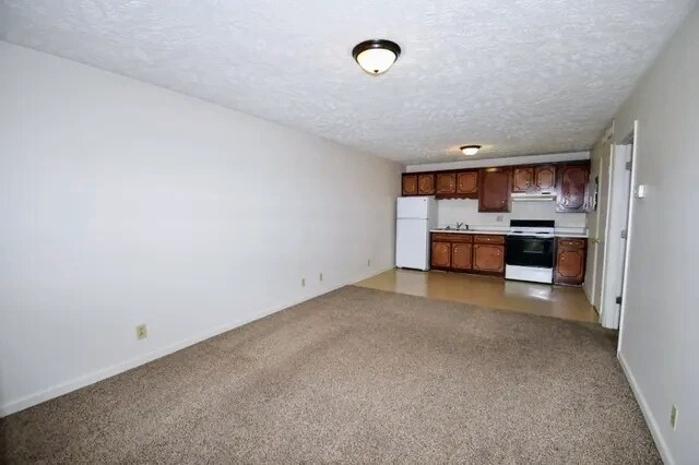 Building Photo - 178 Hadley Dr