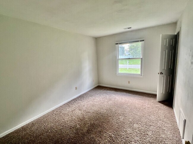 Building Photo - N Thalia Road - Duplex