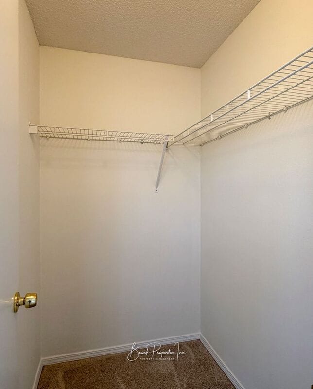 Building Photo - 501 Ashwood Ln