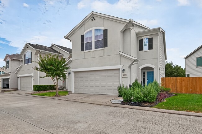 Building Photo - 10021 Hillside Bayou Dr