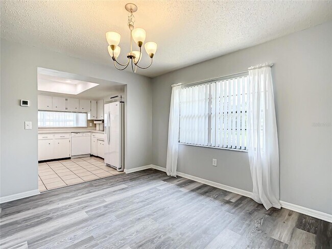 Building Photo - 5576 W Pine Cir