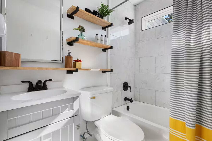 Building Photo - 4995 Chateau Ave