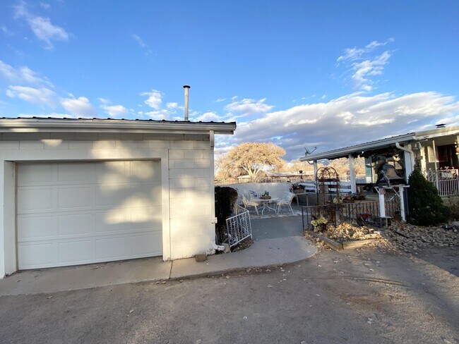 Building Photo - 10138 Bosque Cir NW