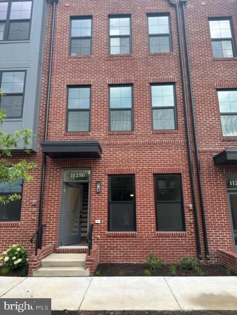 Building Photo - 11256 Bunsen St