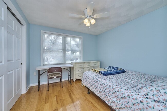 Building Photo - 27 Cranberry Ln