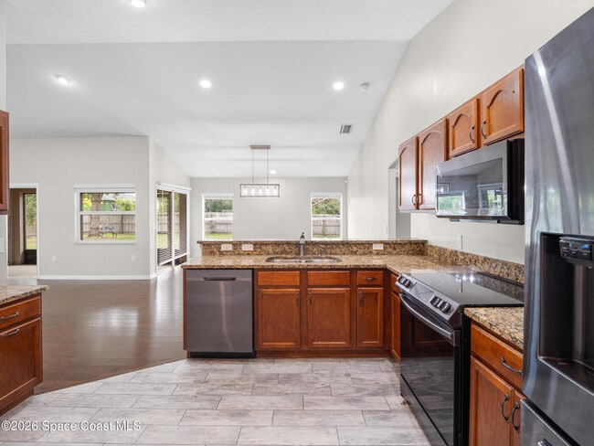Building Photo - 567 Consolata Ave NW