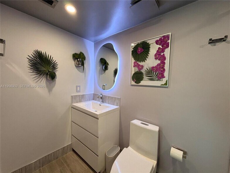 Building Photo - 1532 N Andrews Ave