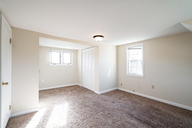 Building Photo - 2411 W Mill Rd