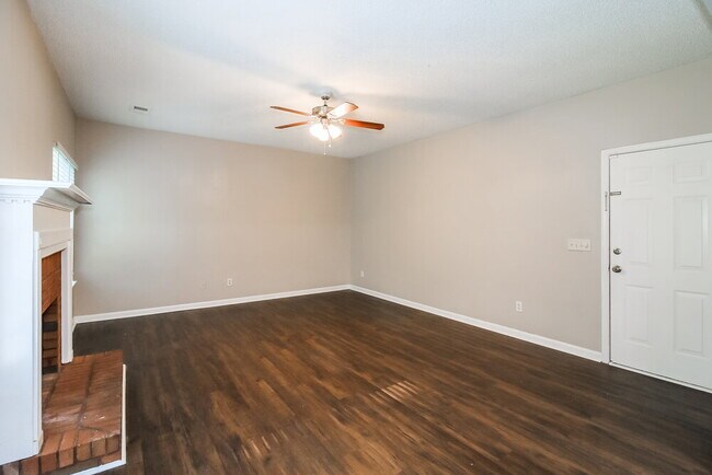 Building Photo - 516 Gristmill Ln