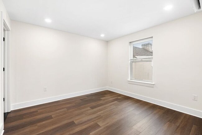 Building Photo - 7620 Ridge Ave