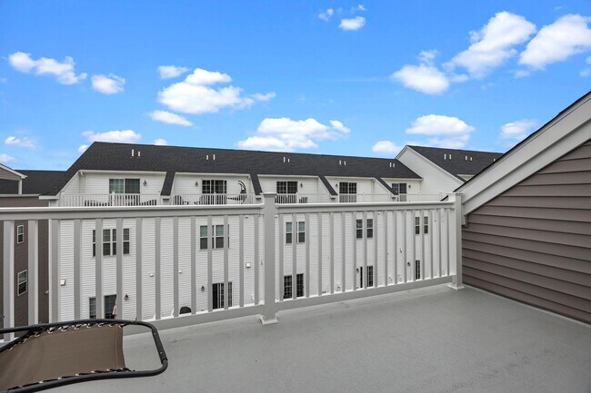 Building Photo - 108 Annapolis St