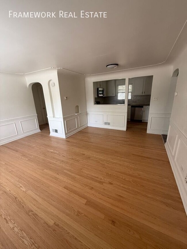 Building Photo - 2120 Irving St